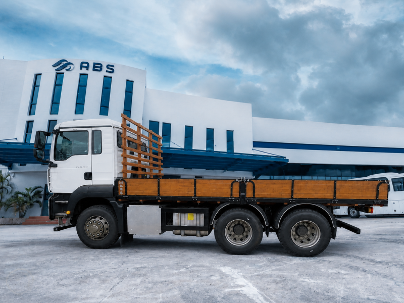 SINOTRUK RIGID TRUCK SMALL CABIN 6X4 28 Ton