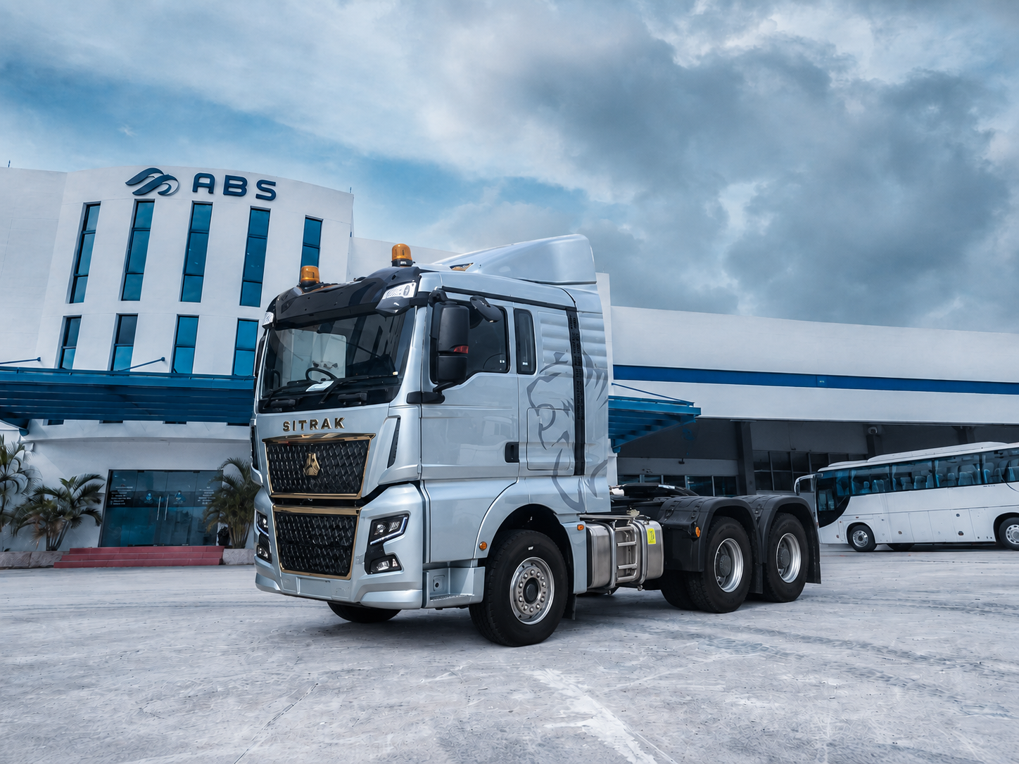 PRIME MOVER 6X4 150 Tons