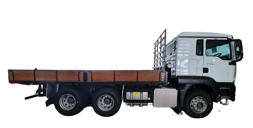 SINOTRUK RIGID TRUCK BIG CABIN 6X4 28 Ton