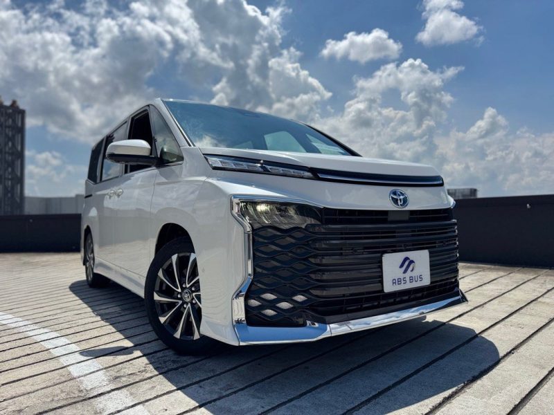 Toyota Voxy Hybrid SZ 7 Seater
